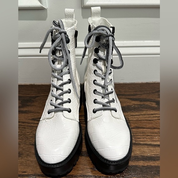 Guess Fearne combat boot - Picture 4 of 7